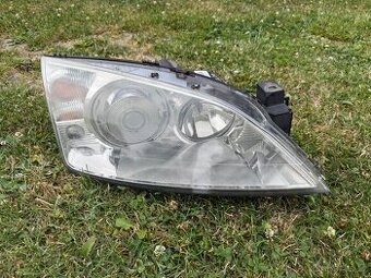 PRAVÝ XENON Ford Mondeo mk3 přední