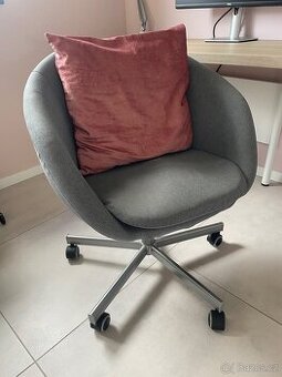 Otočná židle IKEA