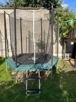 Trampolína