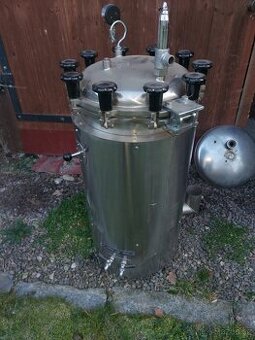 Destilační, sterilizační přístroj 80l- Chirana. - 1