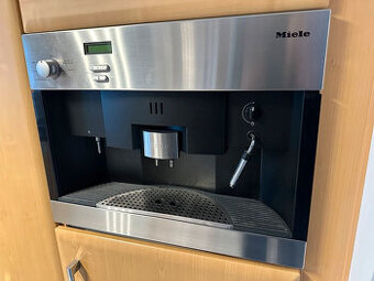 Vestavný kávovar Miele CVA 620-2