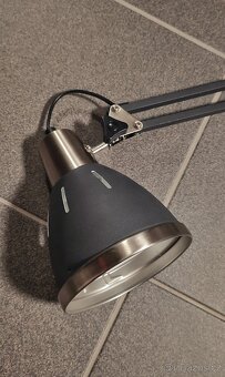 Nástěnná pracovní lampa