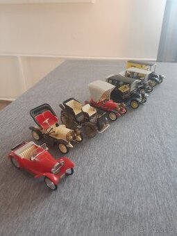 7 kusů - auta - IGRA - OLD TIMER