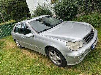Mercedes-Benz C240 (W203) V6 125 kW Automat