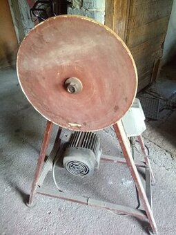 Velká kotoučová bruska