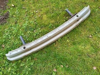 E36 coupe zadní výztuha