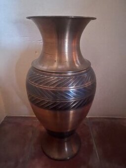 Velká, dekorativní, měděná váza