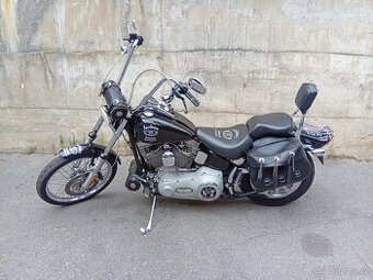 HARLEY - DAVIDSON černý FXST SOFTAIL STANDARD FXST