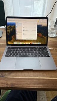 Macbook Pro 13 2018 Retina Krásný stav, zánovní baterie