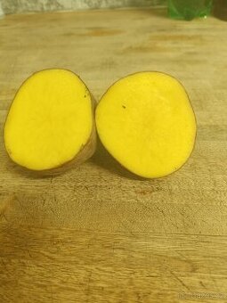 Červené brambory Laura