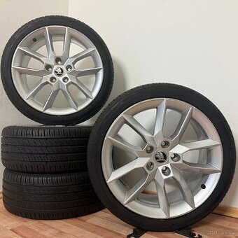 ŠKODA OCTAVIA III 3 5x112 R18 ET51+LETNÍ 225/40R18