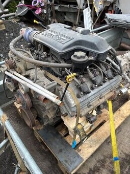 Motor V8 Hemi 5,7  (VÝMĚNA)