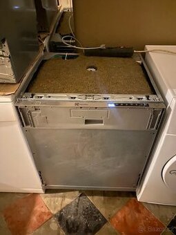 Plně vestavná myčka zn. Electrolux