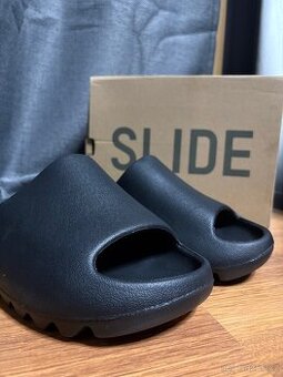 Adidas Yeezy slides