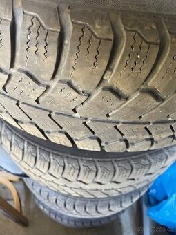 Zimní pneu s diskem (185/60 R 14)