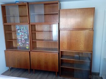 Skříně a knihovny za odvoz