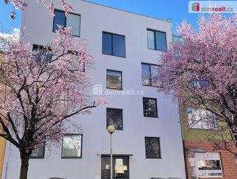 Pronájem, byt 1+kk, 37 m2, Zlín, Sadová