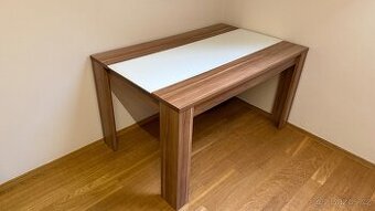 Jídelní stůl 140x90cm