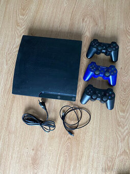 PS3 Slim + 3 ovladače + 18 her