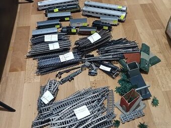 Velký set starých vláčků H0 (Piko) – mašinky, vagony,