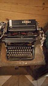 Stary psací stroj GRAMO