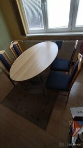 Stůl a židle