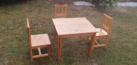Dřevěný stůl pro děti  3 židle, masiv asi borovice