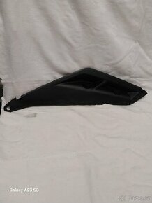 Podsedadlový plast KTM Duke 390
