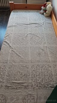 Postel včetně roštu a matrace