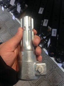 Nástavec vývodové hřídele - redukce na kardan