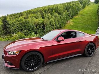 Ford Mustang, v krásném stavu, nové v ČR. Najeto 60 tis km