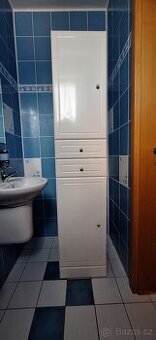 Koupelnová skříňka vysoká