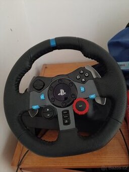 Prodám herní volant Logitech g29