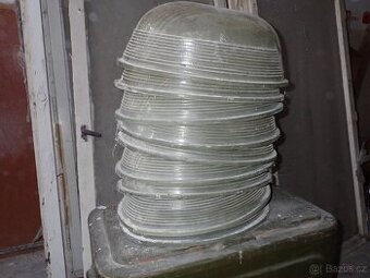 Sklo z pouličních lamp