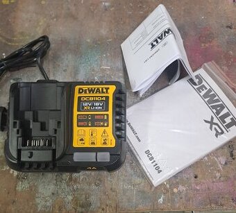 SET - DeWalt DCB1104P2 NABÍJEČKA + akumulátor 2x 5.0Ah 18V D