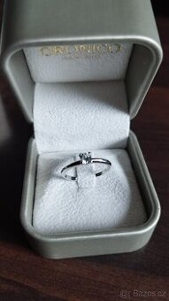 💍 Luxusní zásnubní prsten