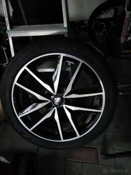 225/45/R18