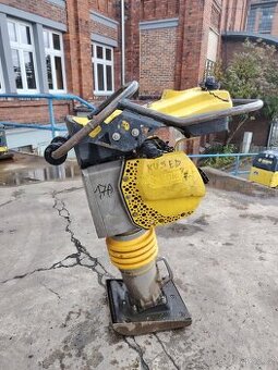 Vibrační pěch Bomag BT 65