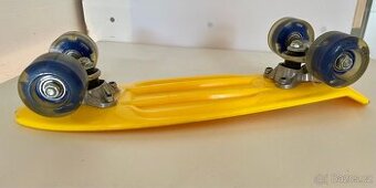 Penny board Worker – svítící kolečka