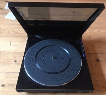 LINEÁRNÍ JAPONSKÝ GRAMOFON FISHER MT-M66 ( PLNÝ AUTOMAT)