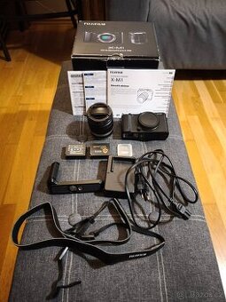 Fujifilm X-M1 + Fujinon XC 16-50mm f/3.5-5.6 OIS II