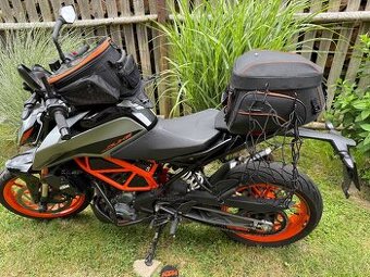 KTM Duke 390 Silver