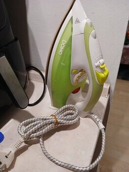 Napařovací žehlička zn.Domo