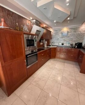 Luxusní vestavěná kuchyně se spotřebiči,5900