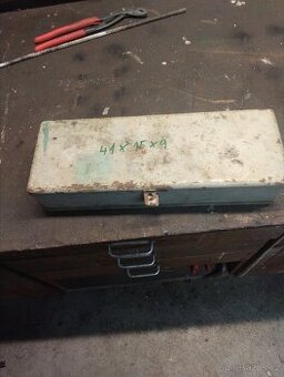 Kastlik na nářadí