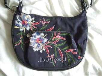 Kabelka Desigual.