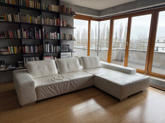 Bílá kožená sedací souprava Ewald Schilig