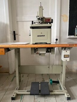 Šicí stroj dírkovačka Minerva