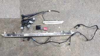 Peugeot 308 2 II T9 - stierač motor kryt oka brzdove svetlo