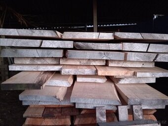 Jasanové a modřínové desky a fošny